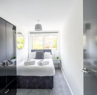 Tollington Apartment | Centrally located Islington