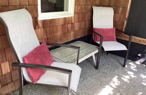 Chemainus Apartment | Centrally located private studio in Chemainus