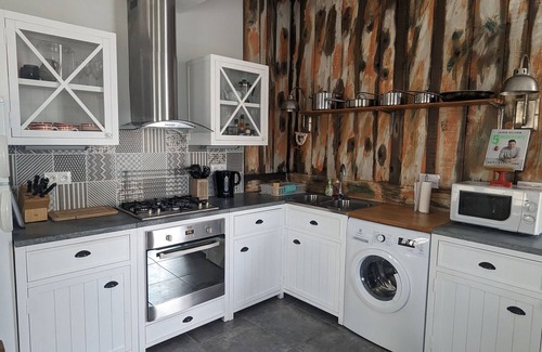 Monpazier House | Centre of beautiful Monpazier with pool - One Bedroom ground floor