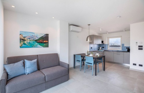 Laives Apartment | Certified Bike Experience: Sun Terrace & Alpine Panorama: Apartments Curti "Himmelblau"