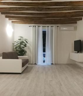Corso dei Mille - Sant'Erasmo Apartment | Cesare Home
