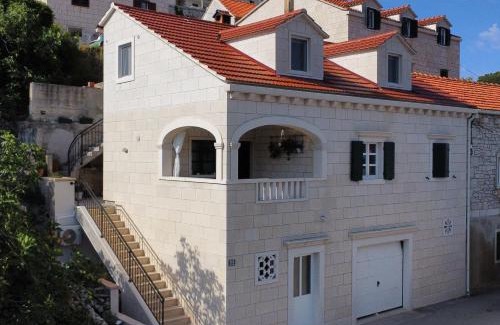 Pucisca Apartment | Cezar's house