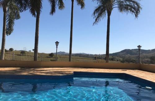 Ouro Fino House | Chácara das Palmeiras - Piscina, Churrasqueira e Campo