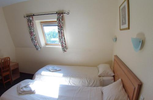 Colombiers-sur-Seulles Hotel | Château Baffy