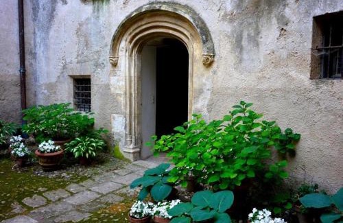 Esparron-de-Verdon Apartment | Château d'Esparron