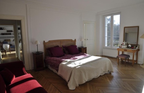 Marcoussis House | Château de Bel Ebat