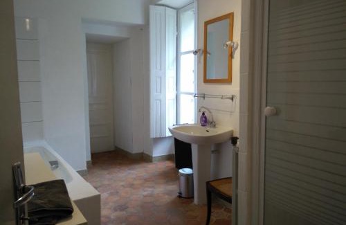 Seurre House | Château de Seurre No Boring People