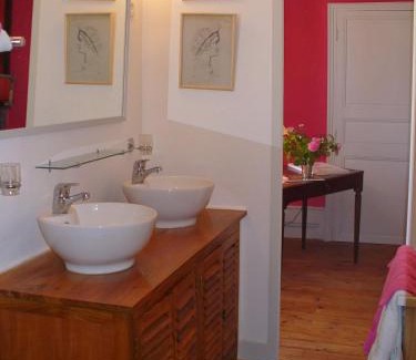 Daon Bed & Breakfast | Château des Lutz