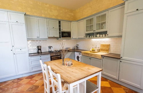 Latresne House | Château Gassies Gîte "Calèche"