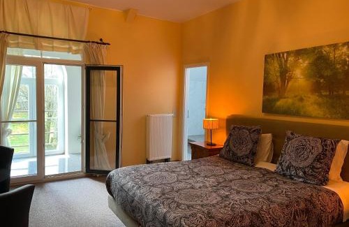 Bertrix Bed & Breakfast | Château Les Tourelles