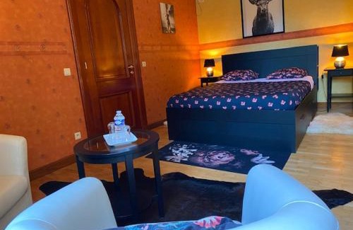 Bertrix Bed & Breakfast | Château Les Tourelles