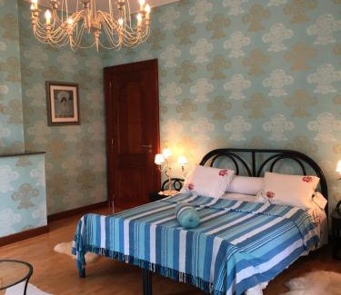 Bertrix Bed & Breakfast | Château Les Tourelles