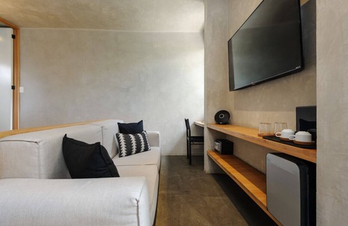 Hipodromo Apartment | CH302 · Bright studio with Terrace @Parque Mexico | ChiCo