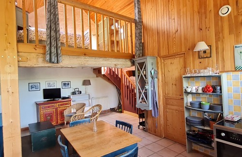 St-Georges-de-la-Riviere Cottage | Charming little house near the sea