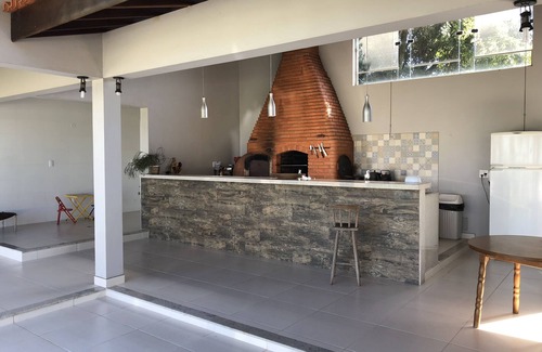 Limeira House | CHACARA ZANCHETTA HEATED SWIMMING POOL BEACH TENNIS WOOD-BURNING FIREPLACE AND ECOLOGY