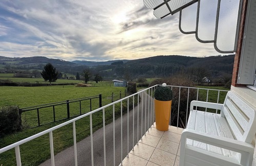 Chateau-Chinon House | CHAINTRE LA VALLEE A breathtaking view