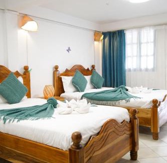 Luang Prabang House | Chair Riverside