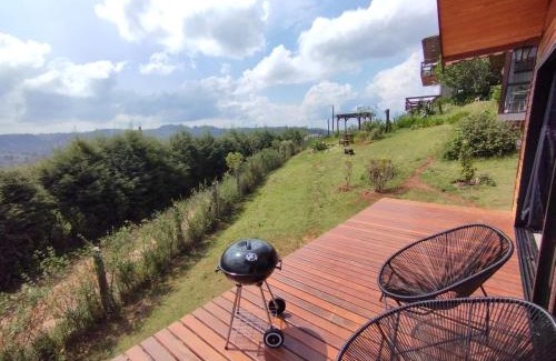 Campos do Jordao Ski Chalet | Chalé Canário com Lareira, Hidromassagem Acima das Nuvens