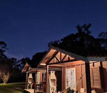 Juquitiba House | Chalé Ipê Amarelo