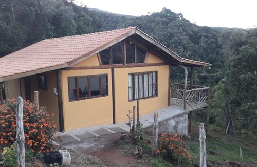 Aiuruoca House | Chalé Sabiá