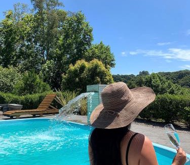 Santa Helena Ski Chalet | Chalé Sunset com Hidro, lareira, piscina, cavalo, trilha, tiro ao alvo