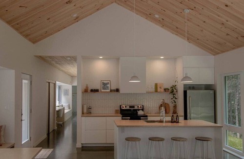 Sainte-Emelie-de-L'Energie Apartment | Chalet Harmony | River Access | 4 Guests | Hot Tub