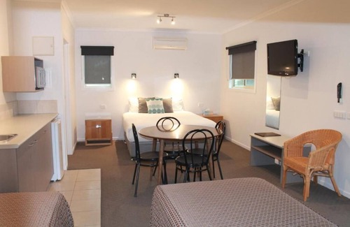 Ararat Hotel | Chalambar Motel