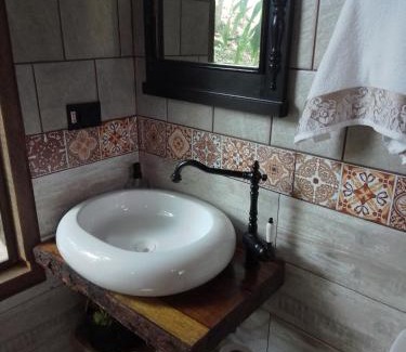 Costas Cabin | chale opucv