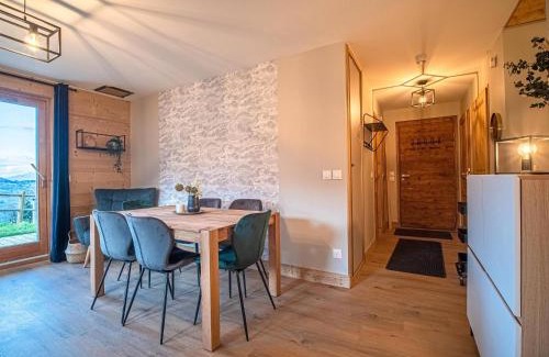 Valmorel Ski Chalet | Chalet 3* Valmorel, skis aux pieds, 3 chambres, parking, WIFI - FR-1-356-401