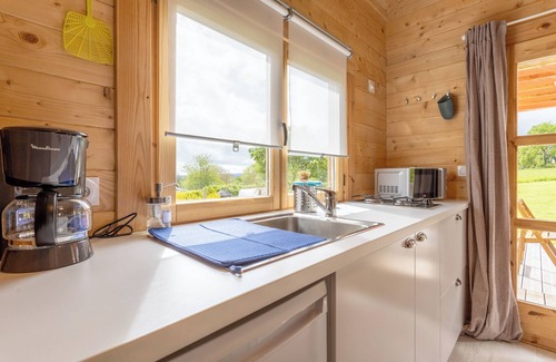 Landeleau Ski Chalet | Chalet '5 Pers Landeleau 2kms Canal' with Private Terrace and Shared Garden