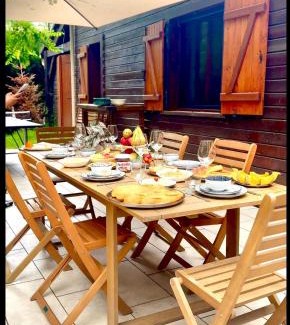 La Selle-en-Hermoy Ski Chalet | Chalet Acacia au calme 1h30 de Paris
