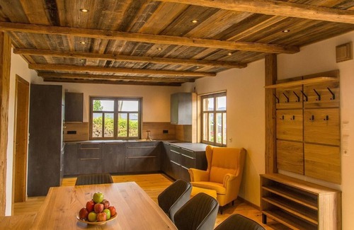 Waldmuenchen Apartment | Chalet am Ölberg mit Badefass und Altholzsauna