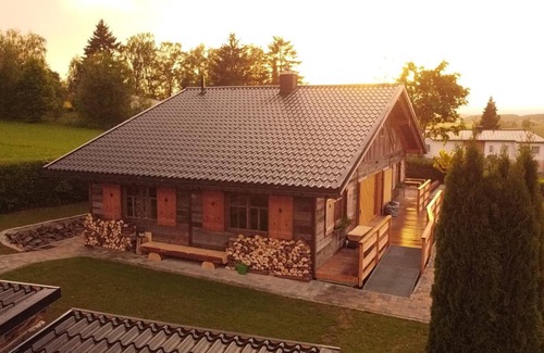 Waldmuenchen Apartment | Chalet am Ölberg mit Badefass und Altholzsauna