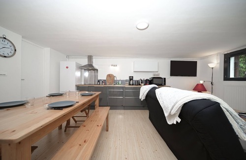 Saint-Lary-Soulan Ski Chalet | Chalet 'Appartement Les Isards' with Mountain View, Wi-Fi and Air Conditioning