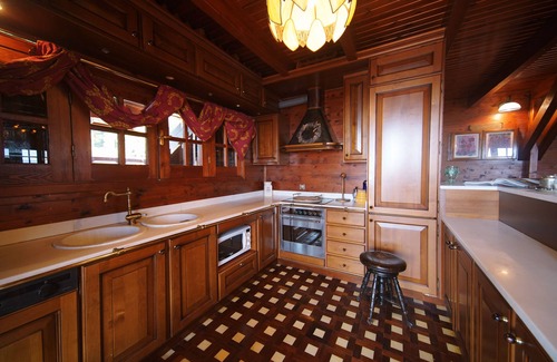 Amfissa Ski Chalet | Chalet Aselinos