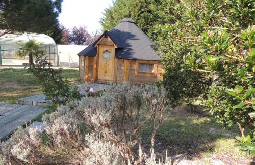 Chazemais Ski Chalet | CHALET ATYPIQUE KOTA NOAH location en gîte salle d'eau privative à 20m