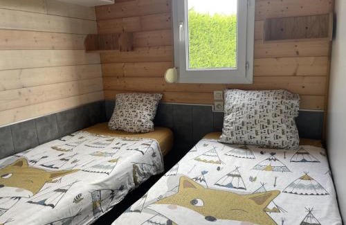 Pierrefitte-sur-Loire House | Chalet au bord de l'eau avec terrasse, pêche, baignade surveillée, buvette et activités extérieures - FR-1-489-360