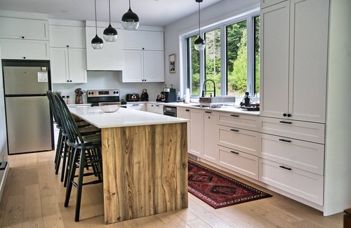 Entrelacs Ski Chalet | Chalet Bèlkay | 1h From Montreal | lake, hot tub, firepit, family-friendly