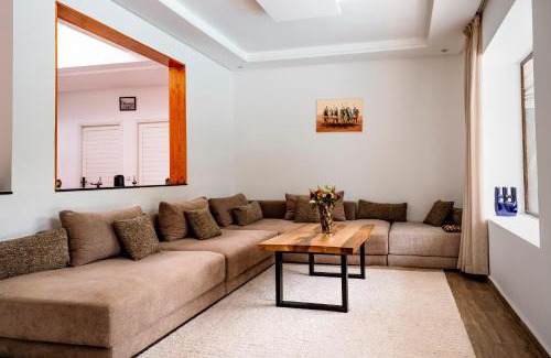 Ida Ougourd Villa | Chalet berbère 2 Chambres avec Piscine &Wifi fibre