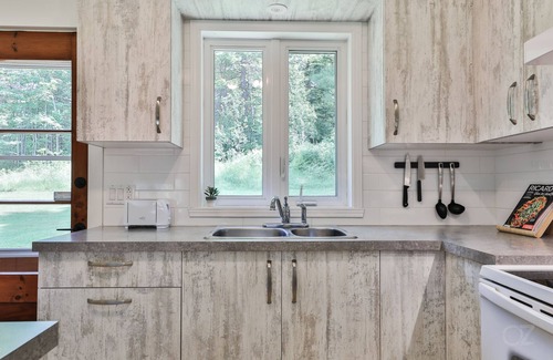 Saint-Alphonse-Rodriguez Cabin | Chalet Le Arbor - Bord de L'eau - Nature - Foyer