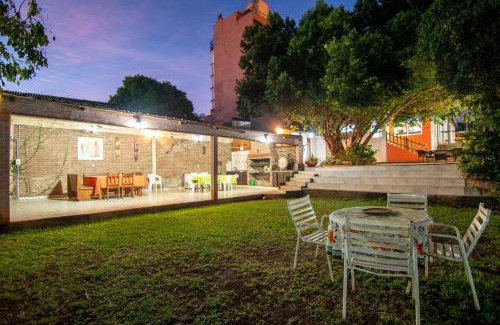 Posadas House | chalet con parque quincho y pileta