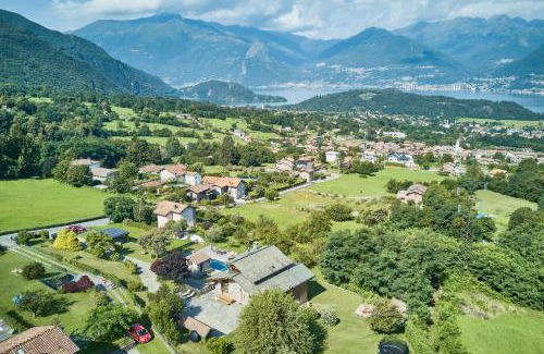 Colico Ski Chalet | chalet con piscina e vista panoramica