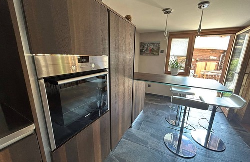 Saint-Luc Apartment | Chalet cosy rénové et charmant