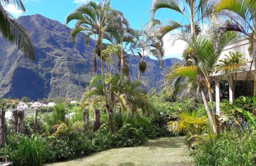 Salazie House | Chalet créole à Salazie : gîte familial tout équipé - FR-1-786-31
