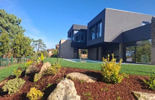 Nigran House | Chalet de lujo con piscina cercano a la playa