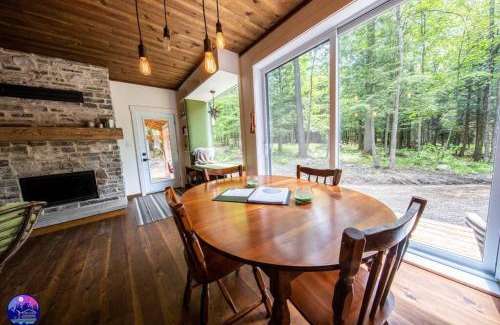 Mansonville Ski Chalet | Chalet Deschamps- SPA- Chien accepté- Nature- Estrie