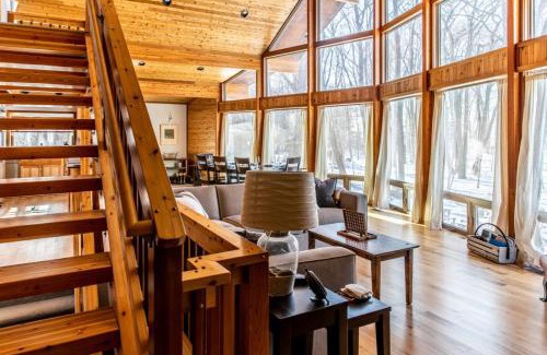 Harbert House | Chalet Du Bois