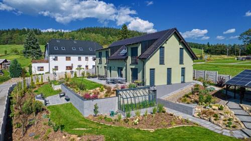 Karlovy Dvory Apartment | CHALET HOUBOVÝ VRCH