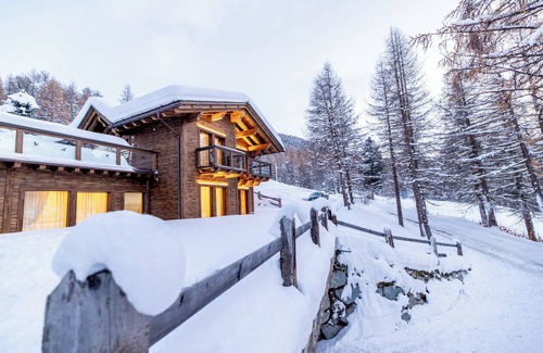 Teola Ski Chalet | "Chalet Imbosc'chè" with Mountain View, Garden & Wi-Fi