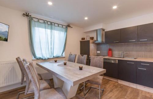 Fuegen House | Chalet in Fügen near Hochzillertal Ski Area